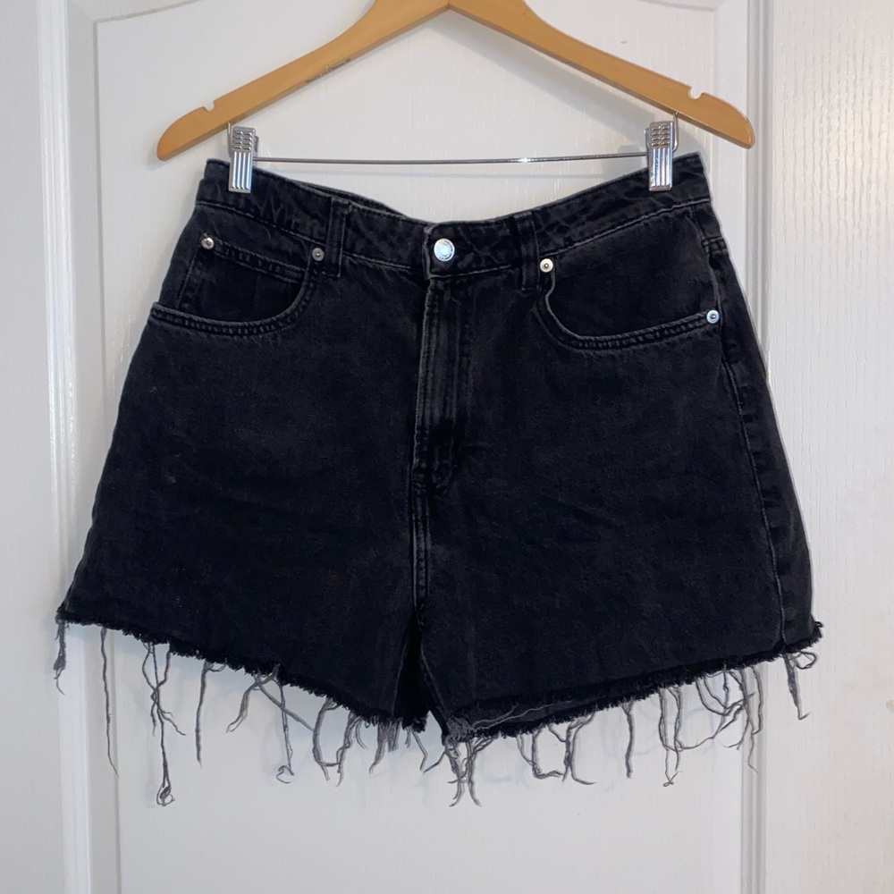 90s style, high waisted cut off jean shorts